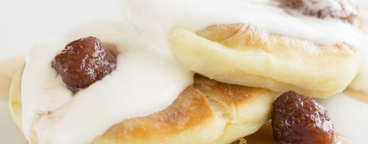 Pancakes mit süßem Quarkaufstrich